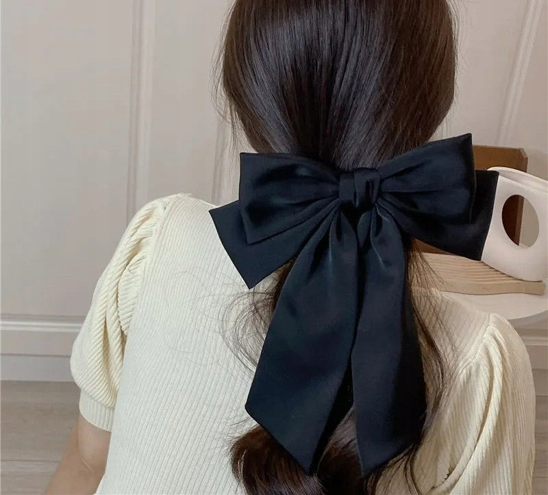 Hair Claw Clip with Bow – Black