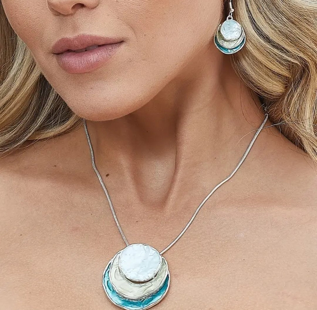 Elegant Necklace and Earrings Set — Gold-Tone and Pink Fashion Jewellery