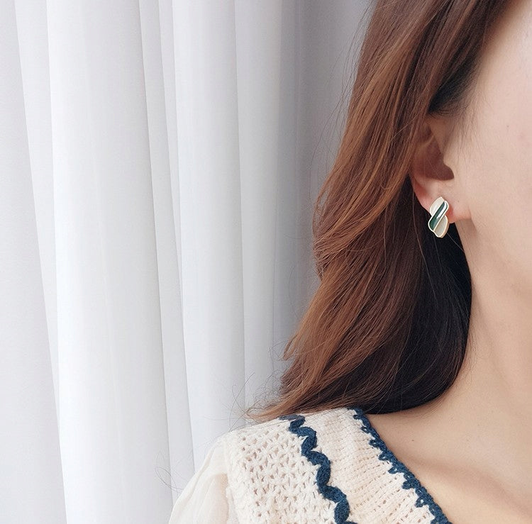 Delicate, Elegant Women's Mother-of-Pearl Stud Earrings