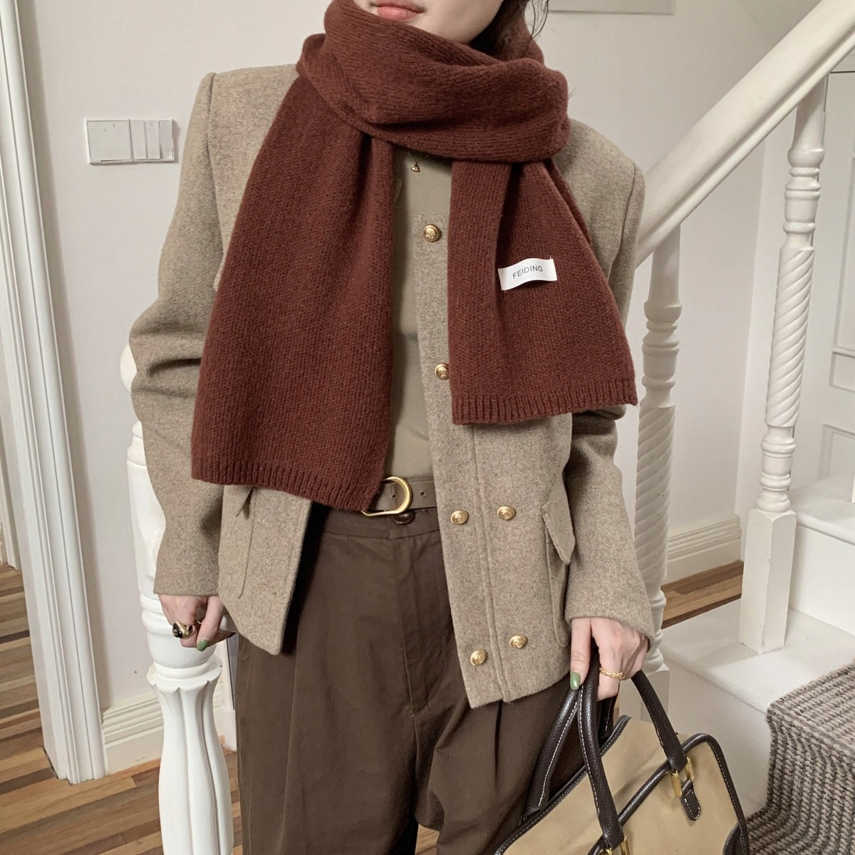 Écharpe d’hiver pour femme 160 × 22 cm – marron