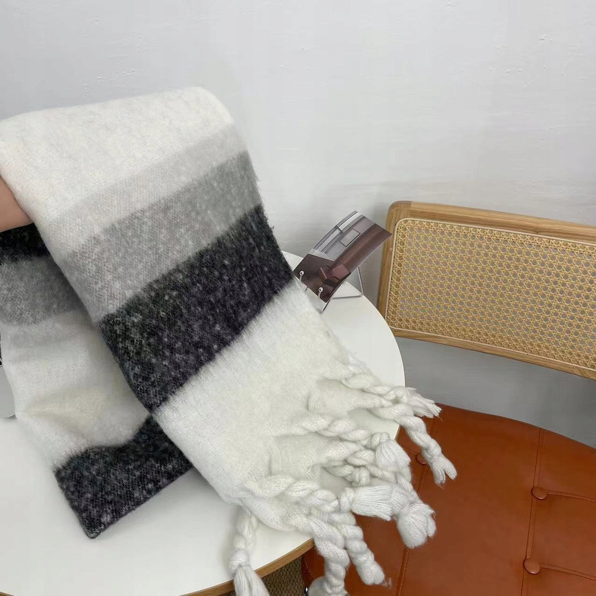 Écharpe d’hiver pour femme 200 × 40 cm – blanc