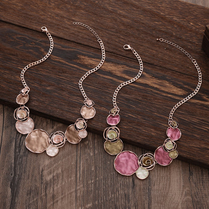 Collier pour femme à fleur – rose