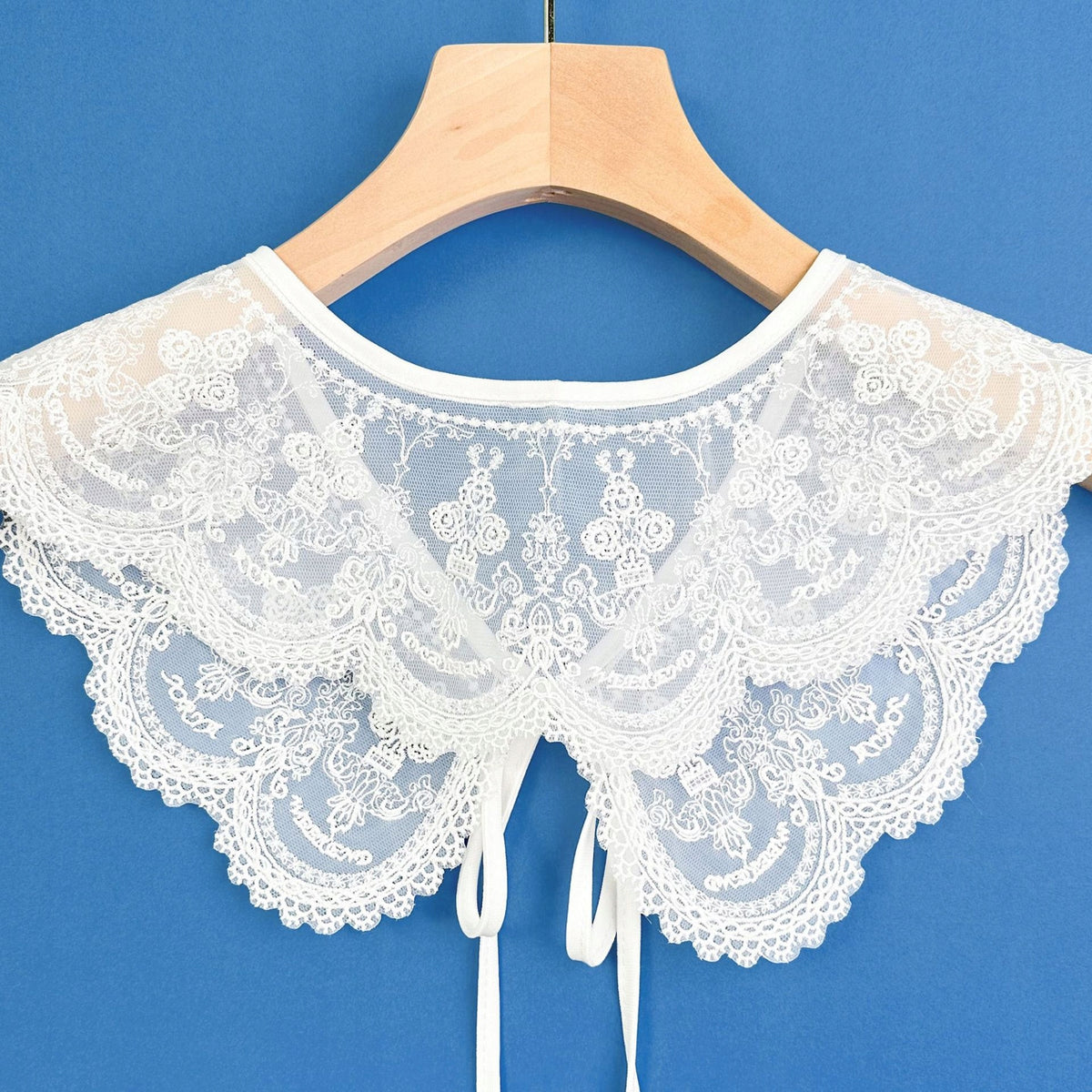 Embroidered Detachable Collar – White