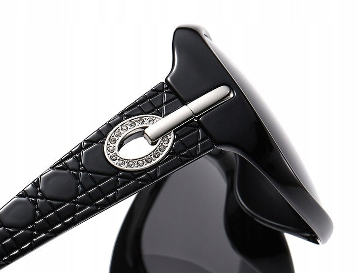 Women's Sunglasses — Fashionable Modern Frames for Everyday Wear