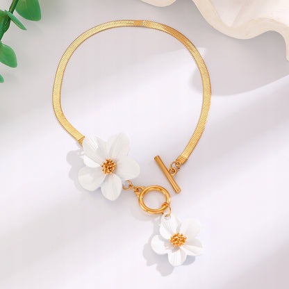 Statement White Flower Jewellery Set — Necklace, Earrings and Bracelet