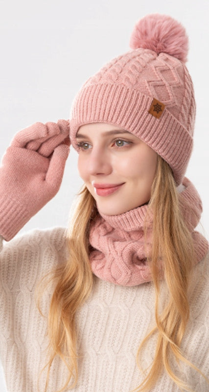 Ensemble : bonnet, tour de cou et gants – rose