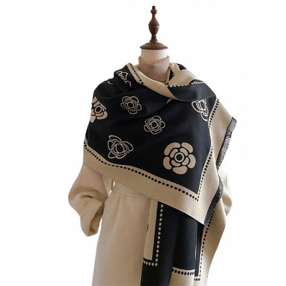 Écharpe d’hiver pour femme 180 × 66 cm – beige et noir