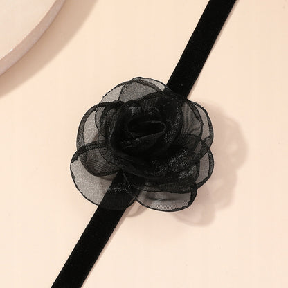 Colier choker cu trandafir – negru și roz