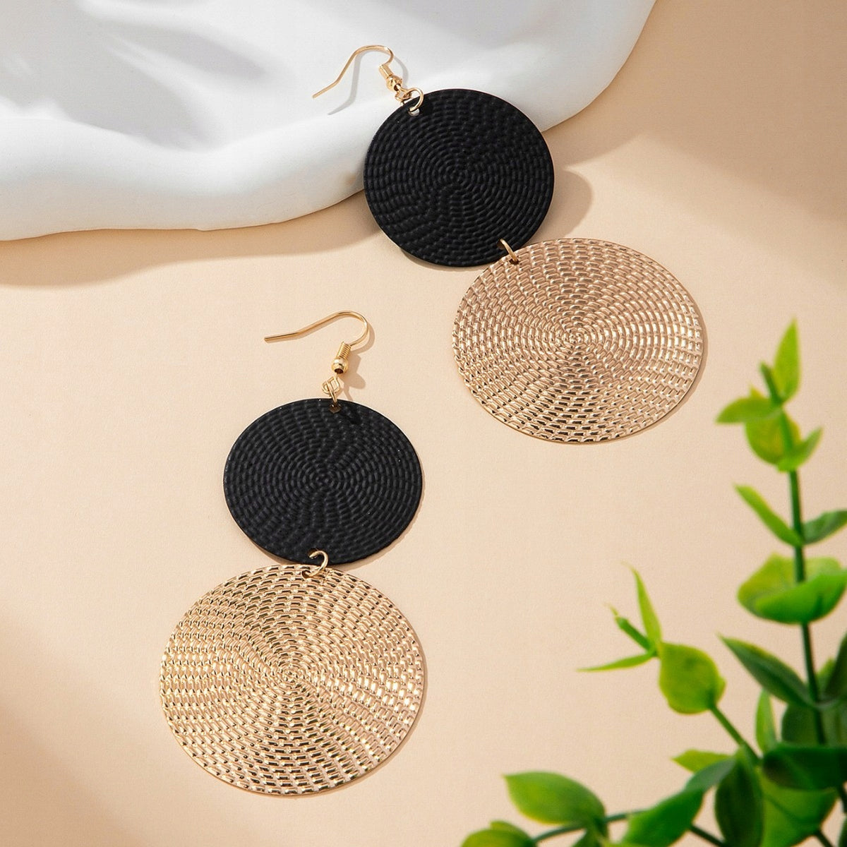 Beautiful Circle Necklace and Earrings — Statement Jewellery for Weddings