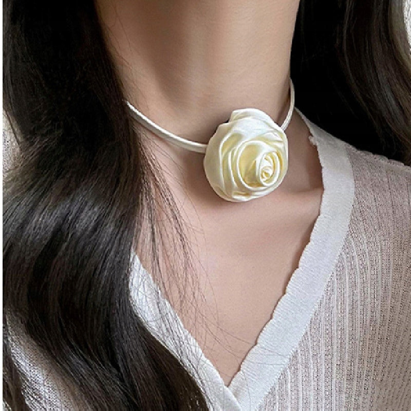 Rose Choker – Cream & Pink