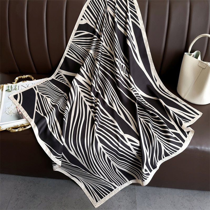 Pañuelo de mujer de imitación de seda 90 × 90 cm – beige