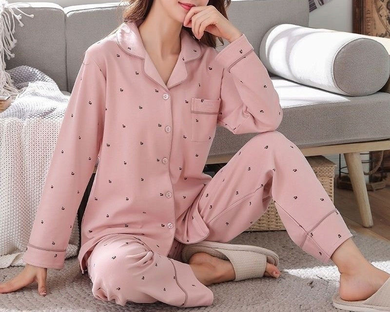 Women's Button-Front Pyjamas — Pink with a Small Print