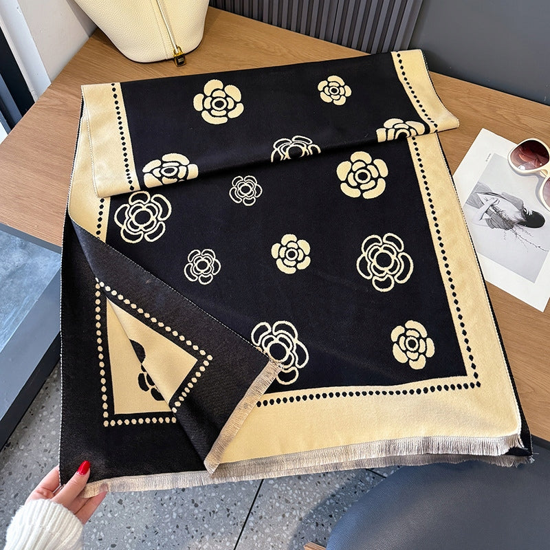 Écharpe d’hiver pour femme 180 × 66 cm – beige et noir