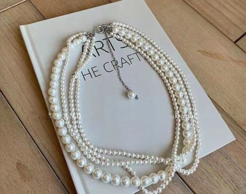 Elegant White Glass Pearl Necklace with Silver-tone Details — Classic Retro Style