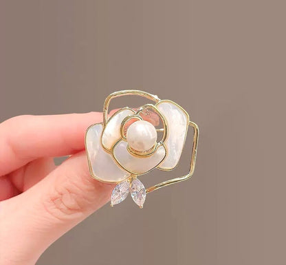 Brosche Blume mit Zirkonia