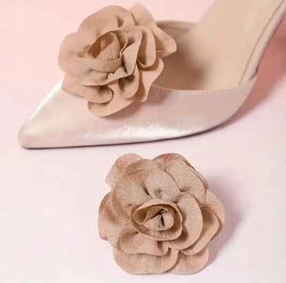 Clipsuri pentru pantofi cu flori – bej