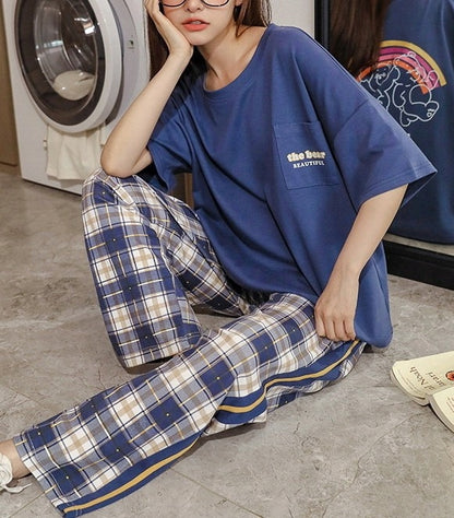 Damenpyjama – dunkelblau mit karierter Hose