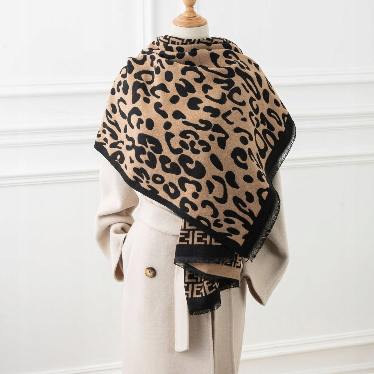 Women's Elegant Warm Winter Scarf — Leopard Print, 180×66