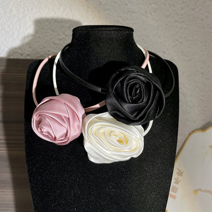 Colier choker cu trandafir – negru și roz