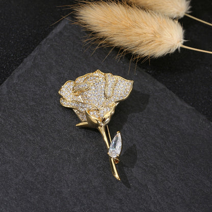 Broche rose à zircons – doré et rose