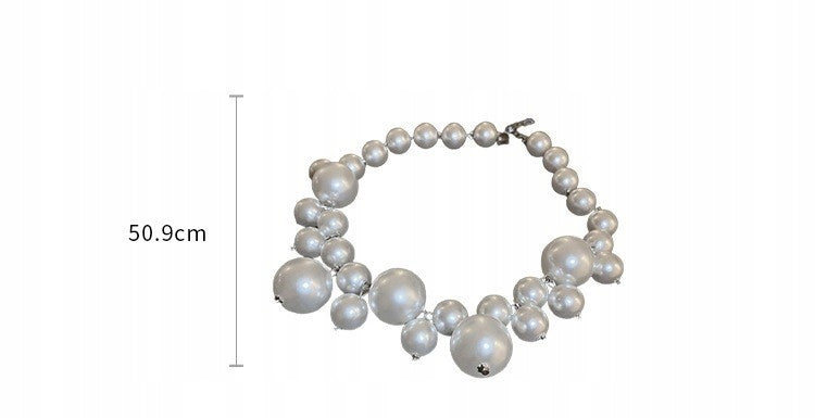 Collar de cuentas de vidrio – blanco y plateado