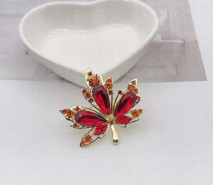 Broche feuille à zircons – doré