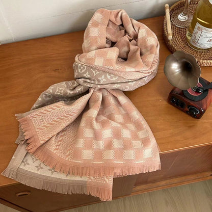 Women's Winter Scarf 180 × 66 cm – Beige & Pink