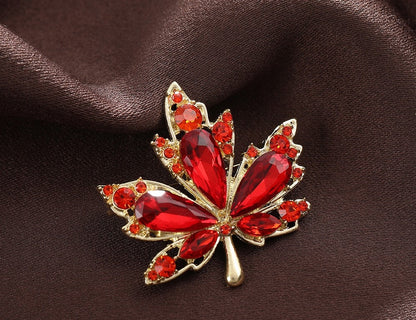 Broche feuille à zircons – doré