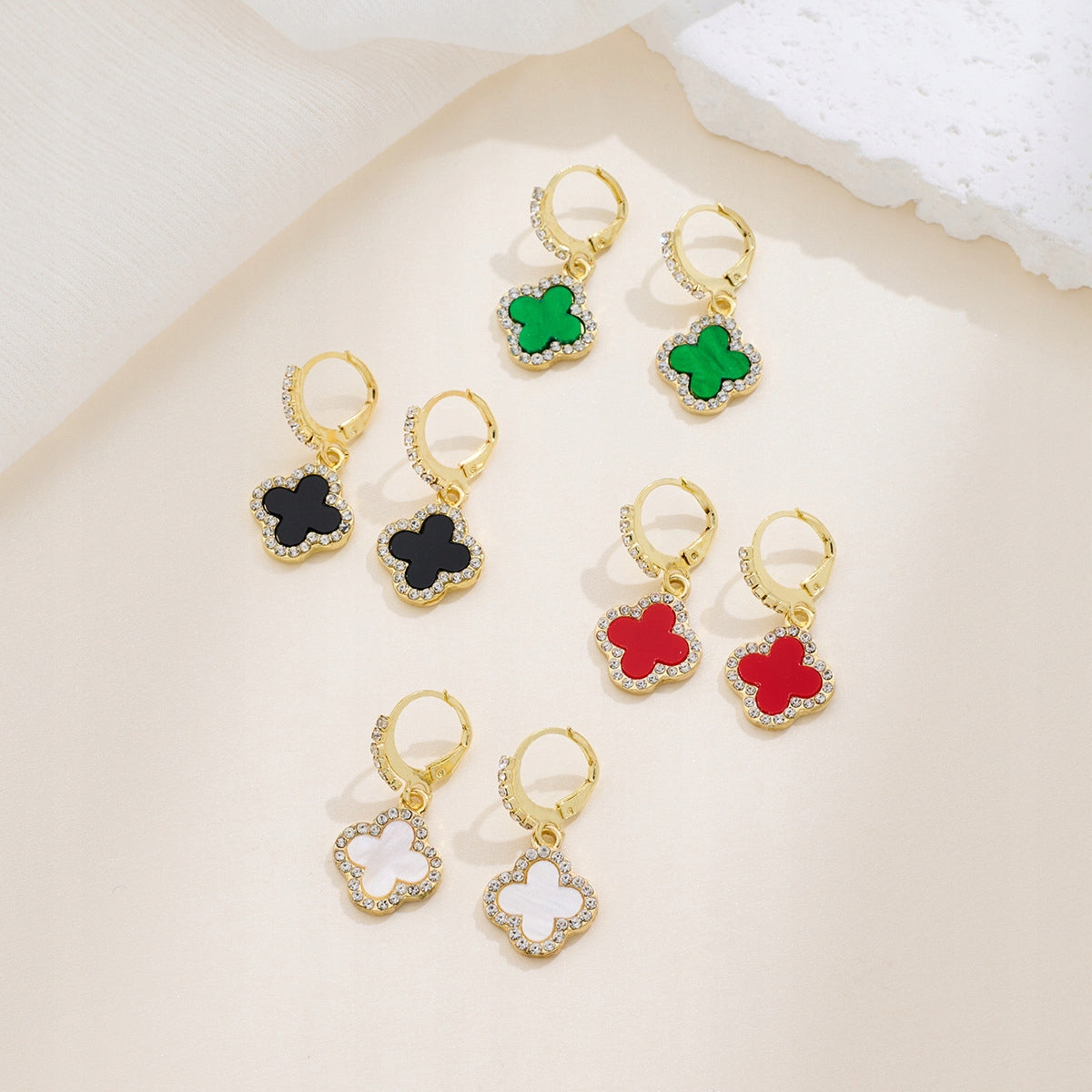 Boucles d’oreilles à zircons pour femme – rouge