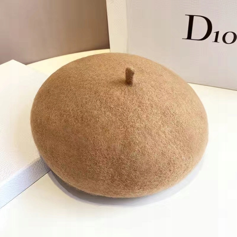 Women's Elegant Brown French-Style Beret — Classic Design with a Stem