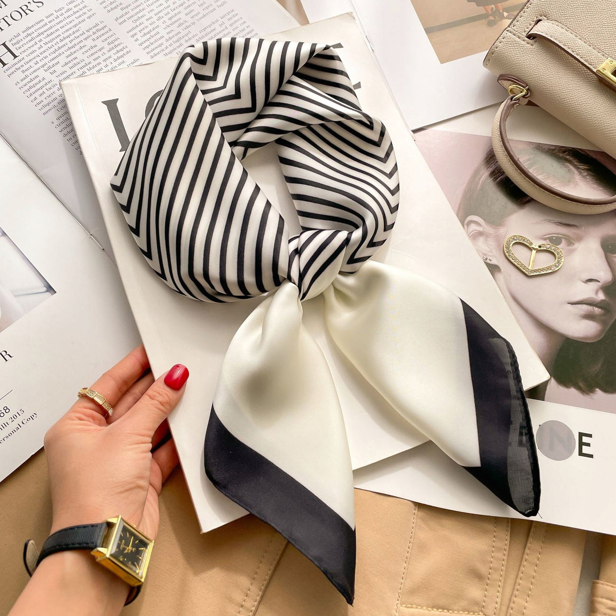 Foulard effet soie pour femme 70 × 70 cm