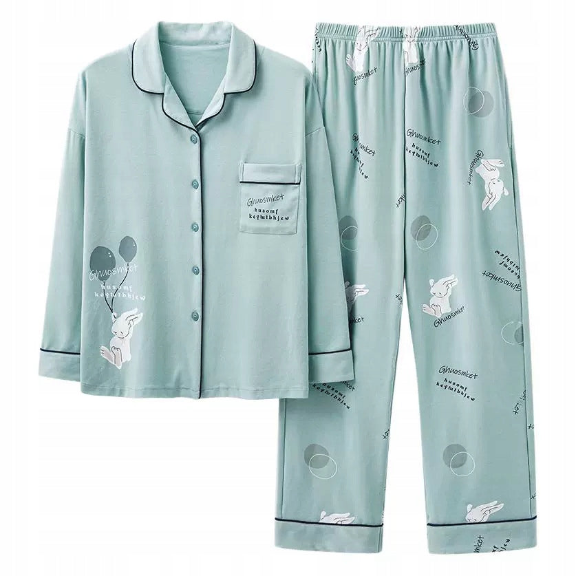 Damenpyjama zum Aufknöpfen – grün mit Pflanzenmuster