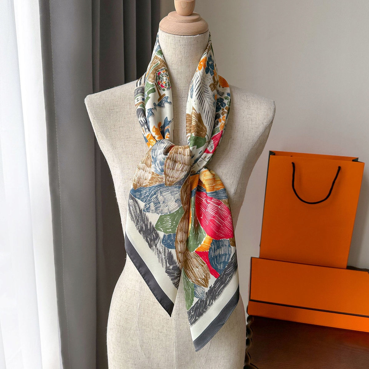 Pañuelo de mujer de imitación de seda 90 × 90 cm – multicolor
