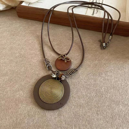 Damenhalskette mit Ringmotiven – braun