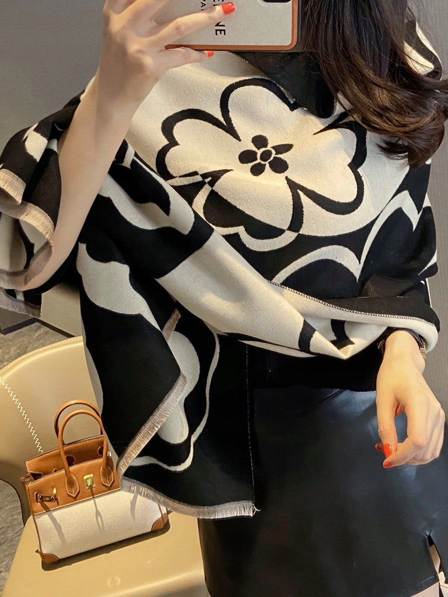 Women's Winter Scarf 180 × 90 cm – White & Black