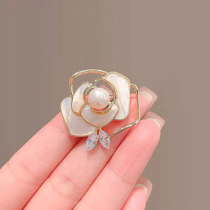 Brosche Blume mit Zirkonia