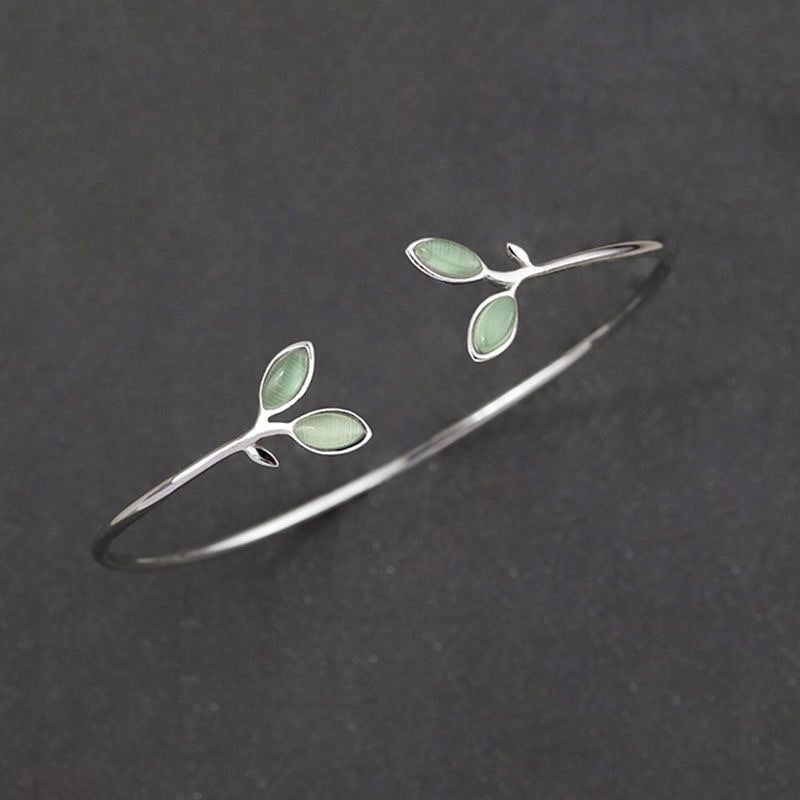 Elegant Women's Bracelet — Delicate, Understated Jewellery