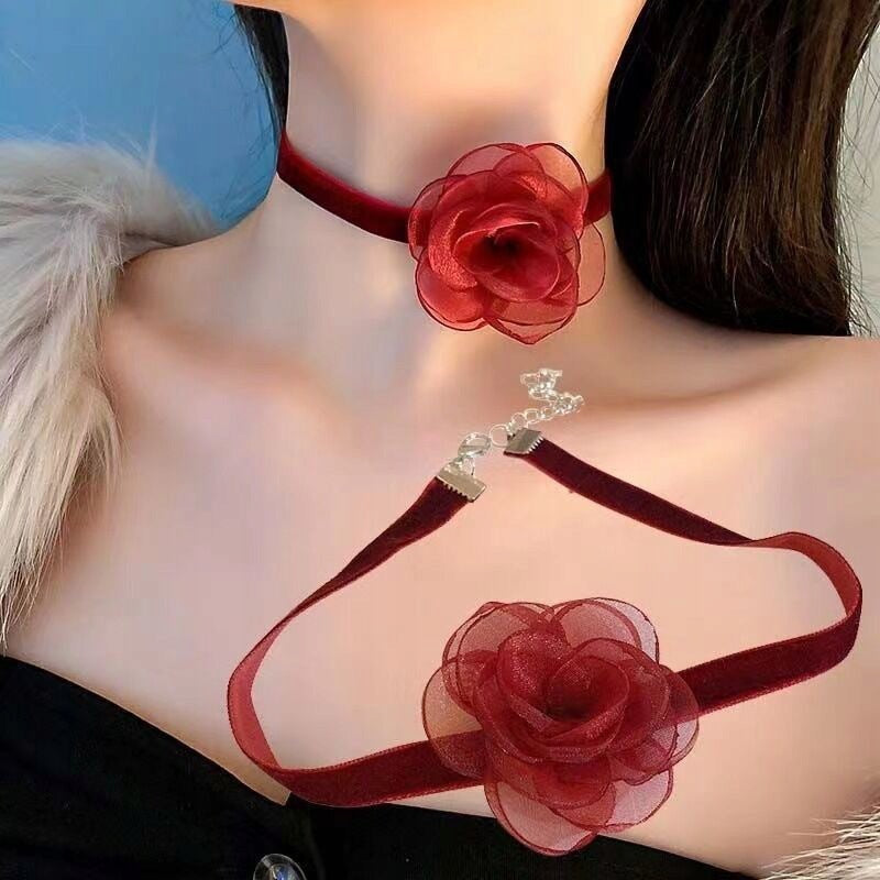 Colier choker cu trandafir – vișiniu și roz