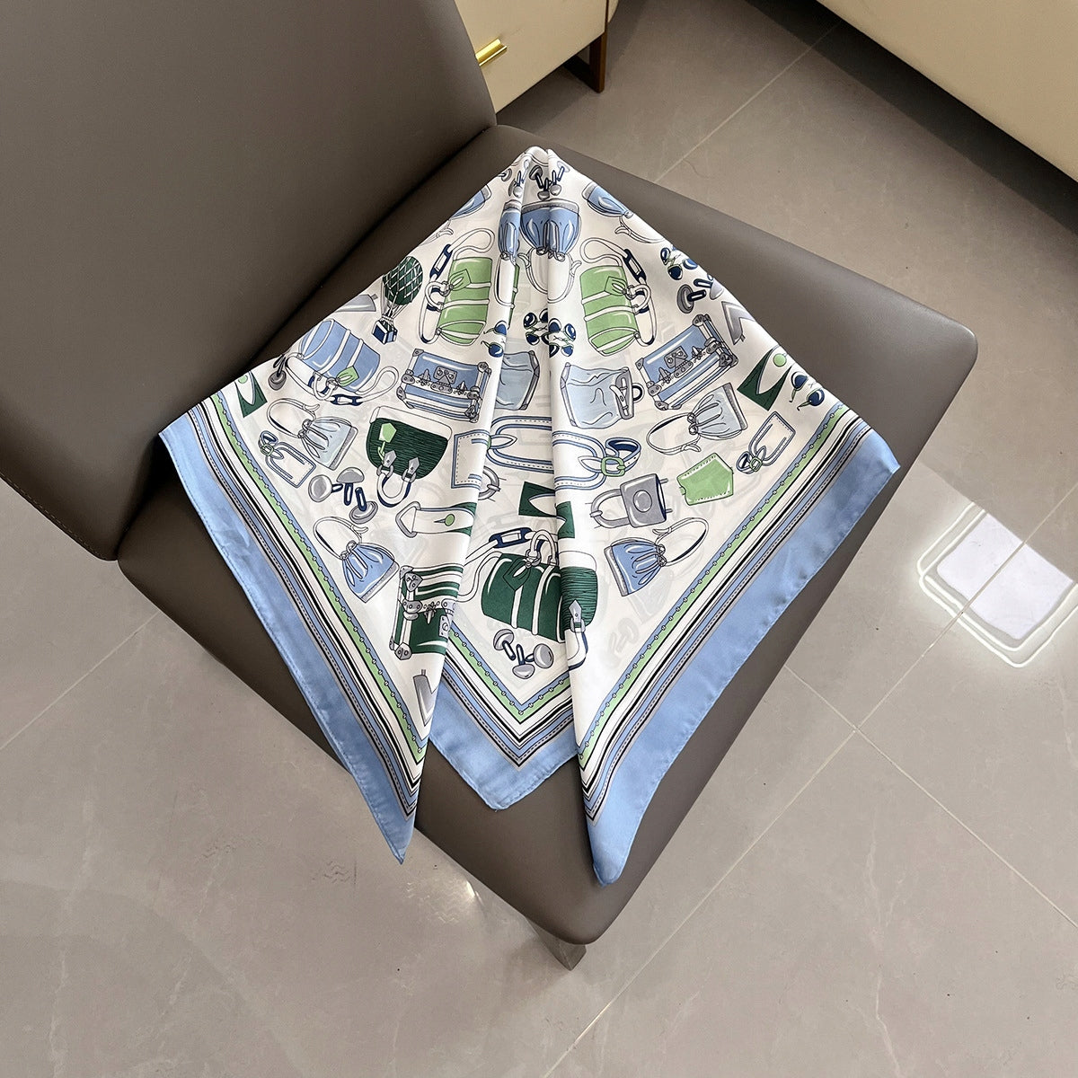 Dámský šátek s hedvábným vzhledem 70 × 70 cm