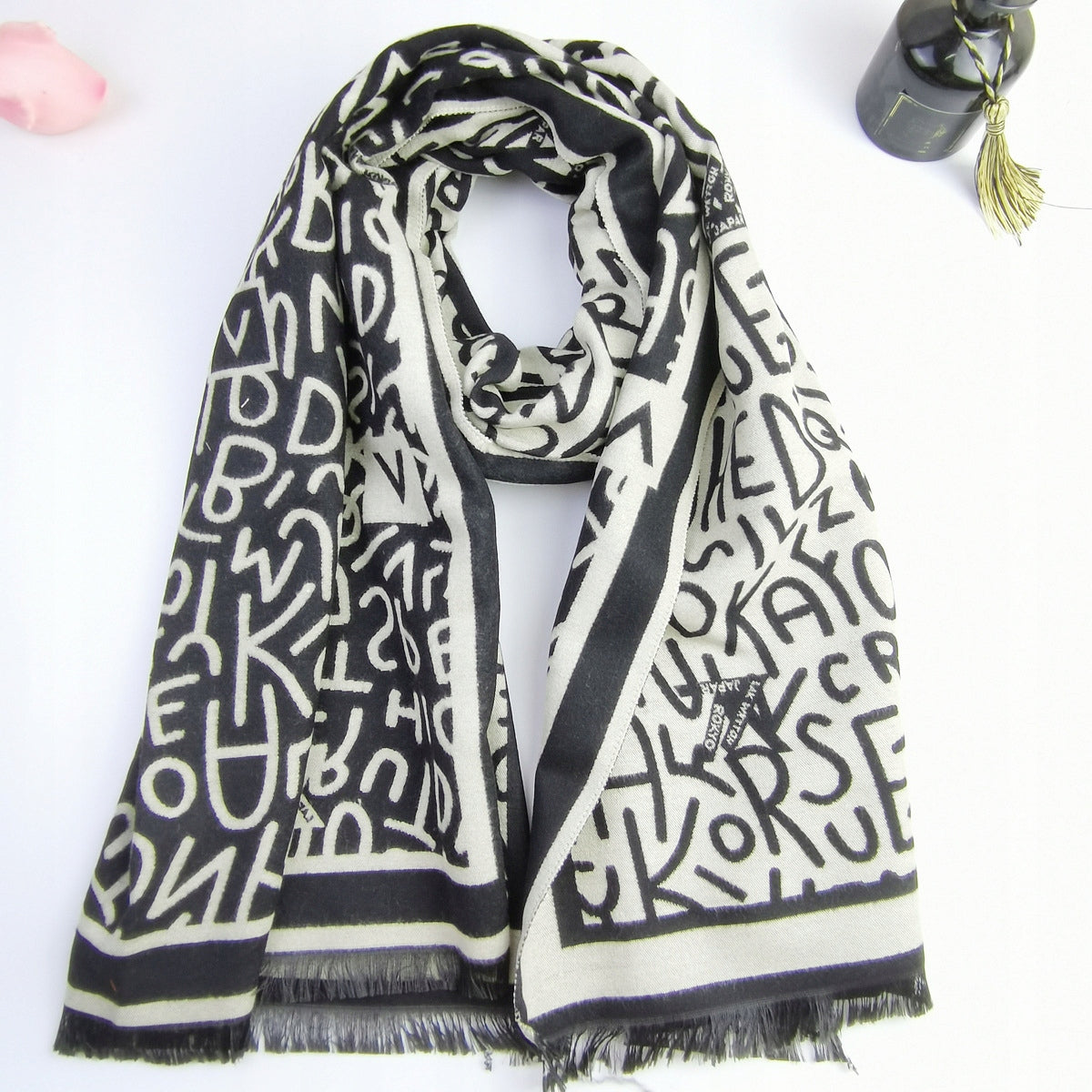 Damen-Winterschal 180 × 66 cm – grau und schwarz