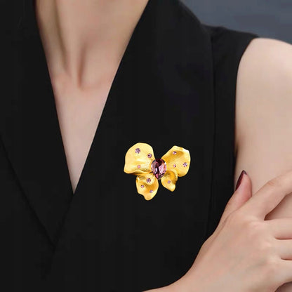Flower Brooch with Rhinestones – Gold-Tone