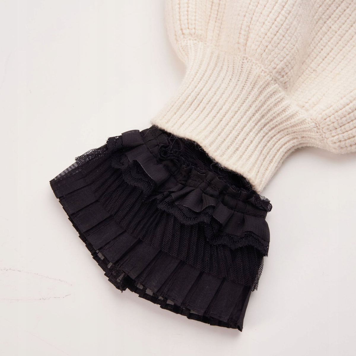 Detachable Lace Cuffs – Black