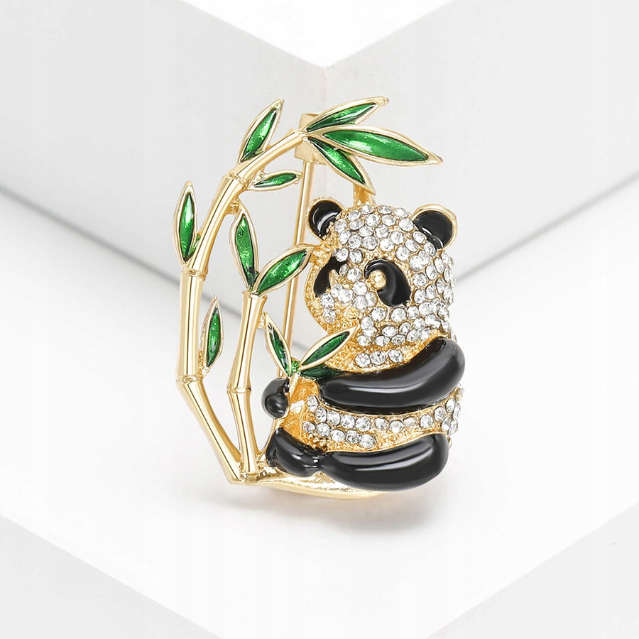 Broche panda sur bambou à zircons – doré
