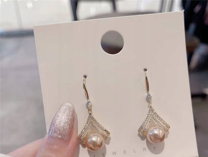 Elegant Women's Earrings with Cubic Zirconia and a Pearl