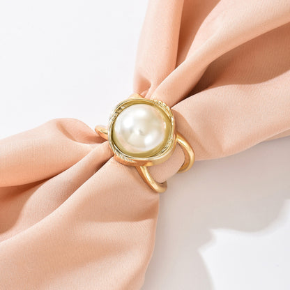 Hebilla para pañuelo con perla – dorado
