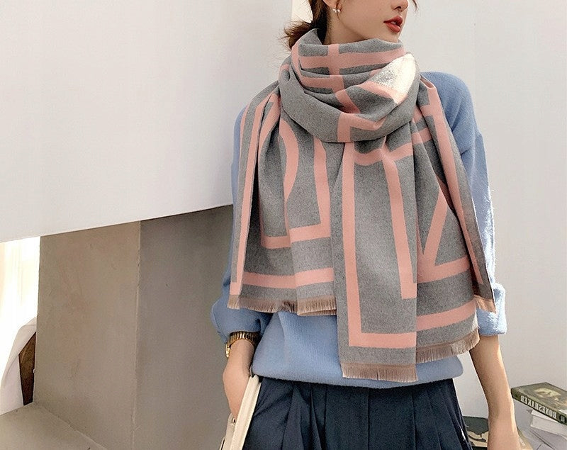 Bufanda de invierno de mujer 180 × 66 cm – gris y rosa
