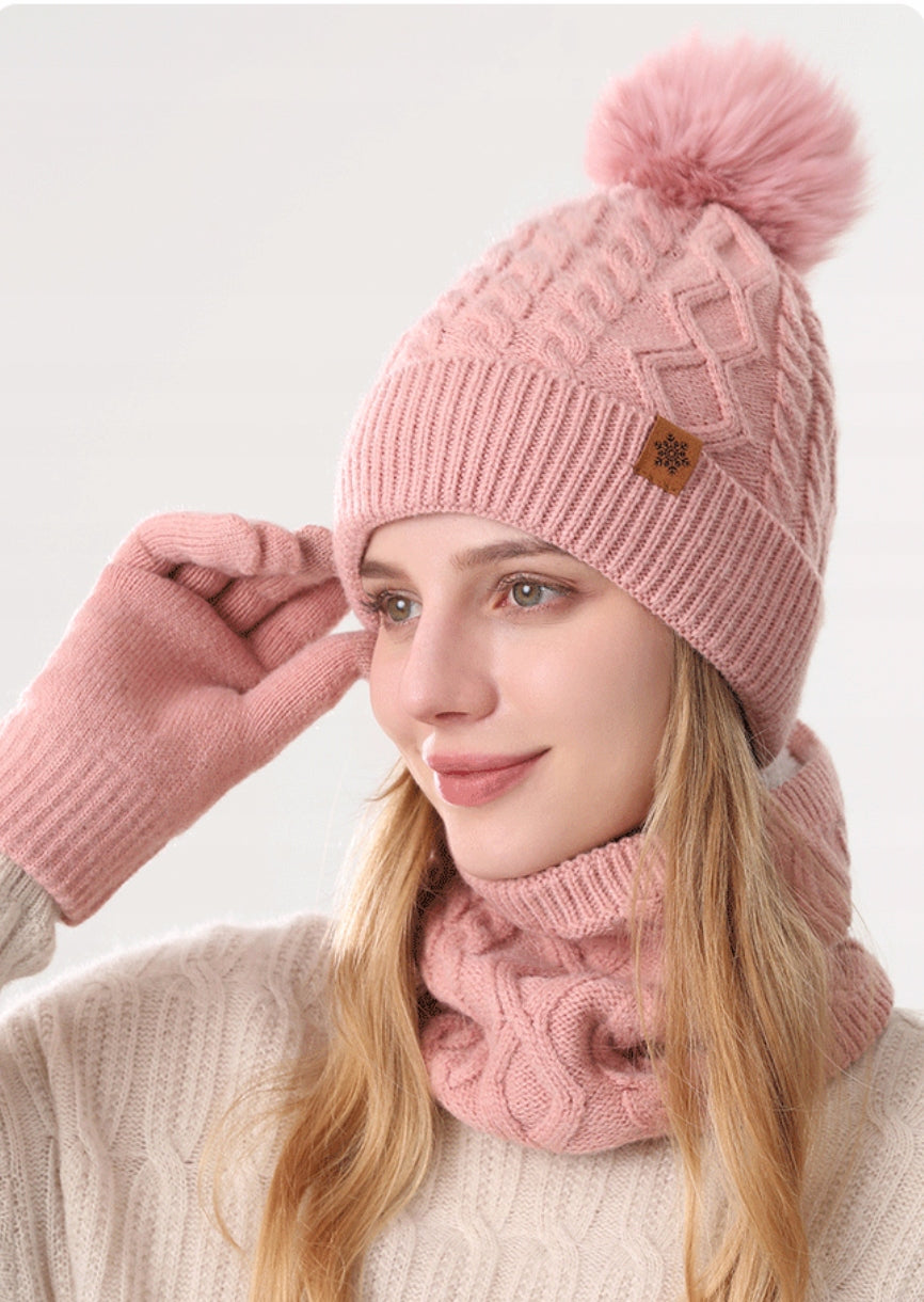 Ensemble : bonnet, tour de cou et gants – rose