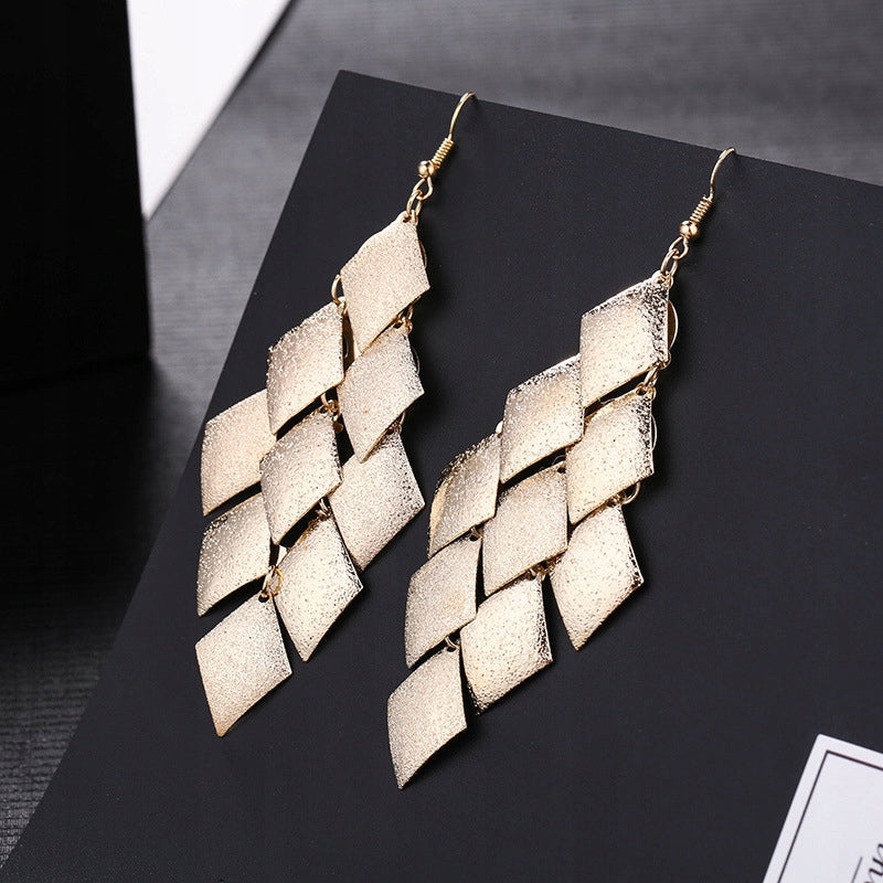 Elegant Women's Gold-Tone Earrings for Weddings and Special Occasions