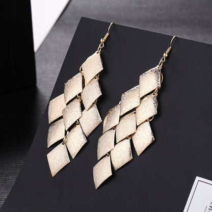Elegant Women's Gold-Tone Earrings for Weddings and Special Occasions