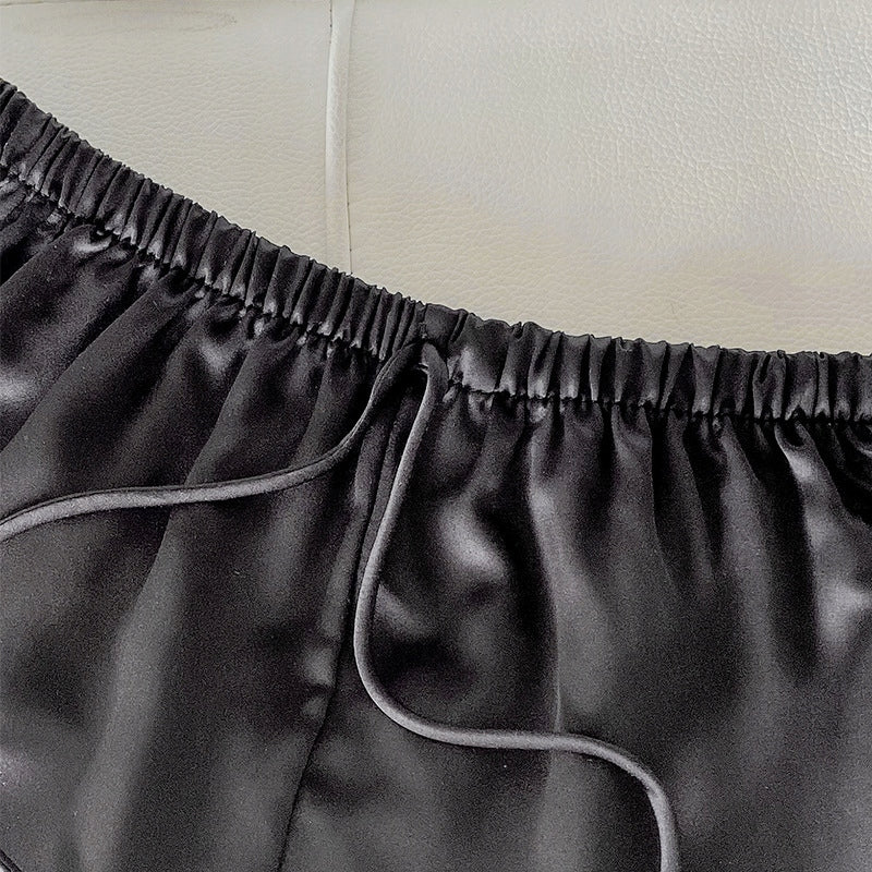Damen-Satinpyjama – fünfteiliges Set in Schwarz